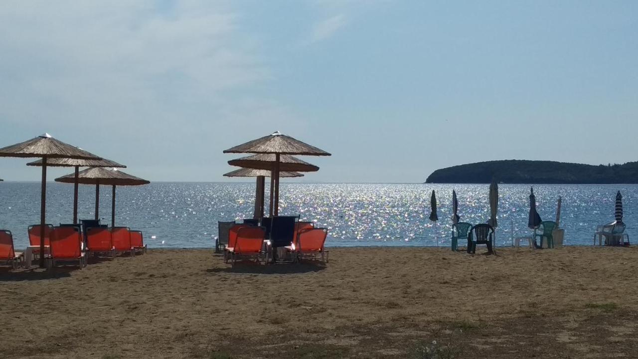 Sea And Sky Apartment Néa Péramos Dış mekan fotoğraf